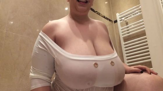 wet white tshirt - ClipFoo video on CurveFanz