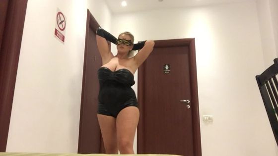 New leather outfit - ClipFoo video on CurveFanz