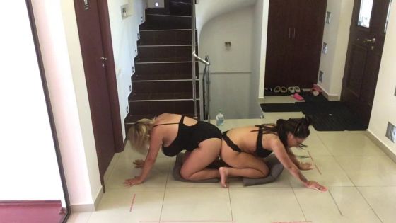 erin and diva buttfight - ClipFoo video on CurveFanz