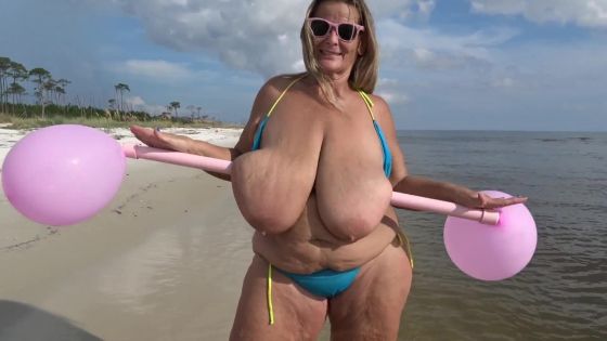 Beach Boob Weight Lifting - ClipFoo video on CurveFanz