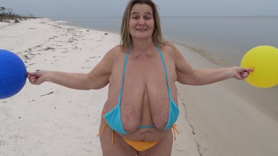 Beach Balloon Yoga - ClipFoo video on CurveFanz