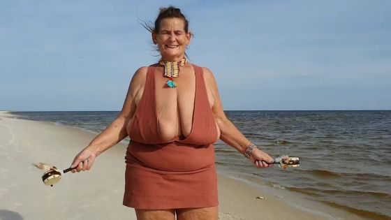 Beach Indian Girl - ClipFoo video on CurveFanz