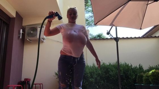 Wet clothes shirt and jeans - ClipFoo video on CurveFanz