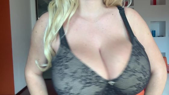Bra Bouncing Big Boobs - ClipFoo video on CurveFanz