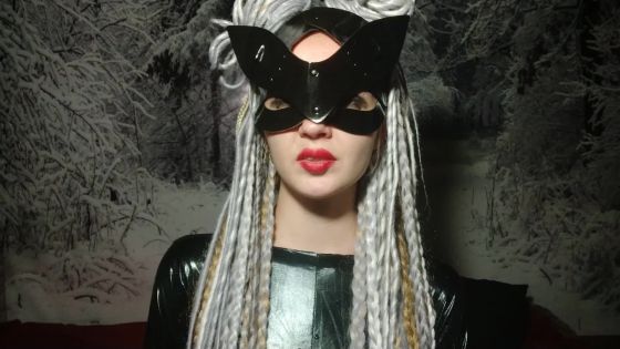 Catwoman cosplay smoke fetish - ClipFoo video on CurveFanz