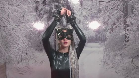 Punishment for the catwoman - ClipFoo video on CurveFanz