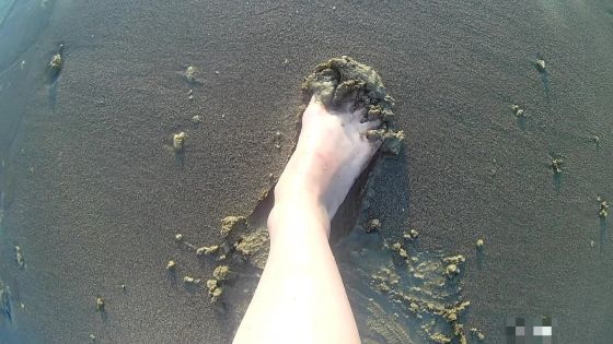 Dirty feet - ClipFoo video on CurveFanz