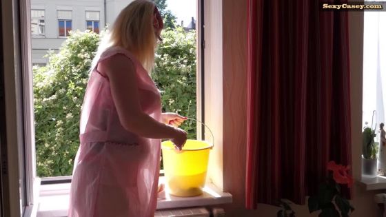 PEE! Big Boob MILF Casey lets splash the Golden Shower from her horny cunt! part 1 - ClipFoo video on CurveFanz