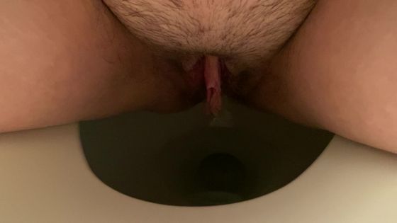 Pissing Long Labia with Winking!